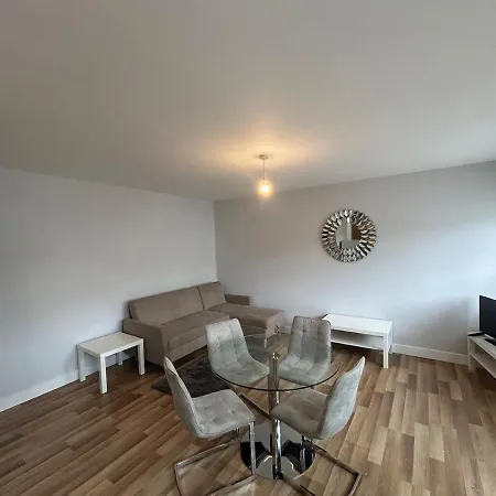 Modern 2 Bed Flat Near North Street, Ashton Gate Bristol