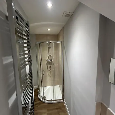 Modern 2 Bed Flat Near North Street, Ashton Gate Bristol