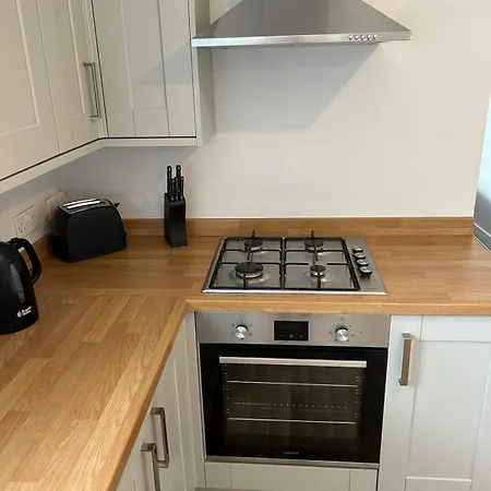 Modern 2 Bed Flat Near North Street, Ashton Gate *