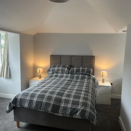 Modern 2 Bed Flat Near North Street, Ashton Gate * Bristol